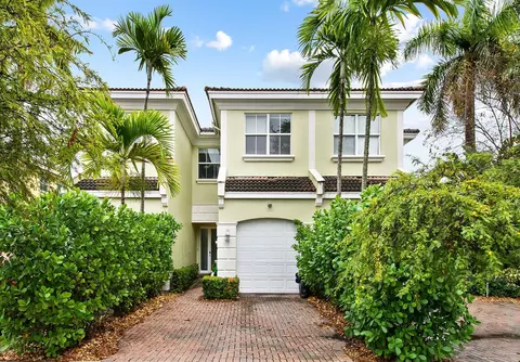 1226 NE 14th Ave, Fort Lauderdale, FL 33304