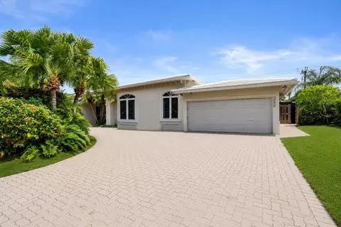 2756 NE 35th St, Fort Lauderdale, FL 33306