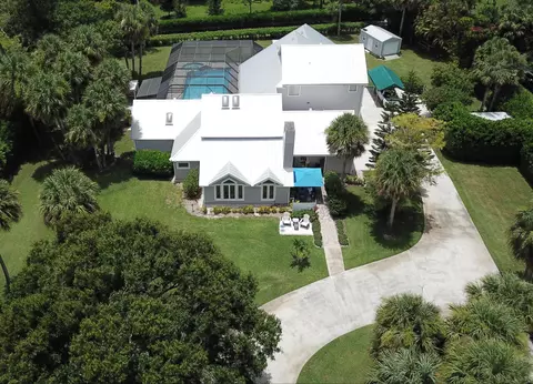 14757 Stirrup Ln, Wellington, FL 33414