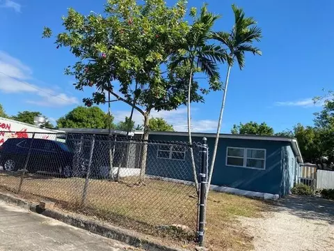 1751 Lauderdale Manor Dr, Fort Lauderdale, FL 33311