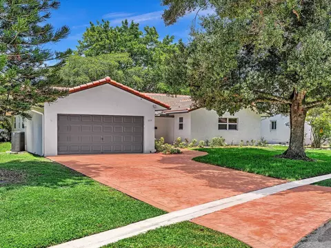 11115 NW 37th St, Coral Springs, FL 33065