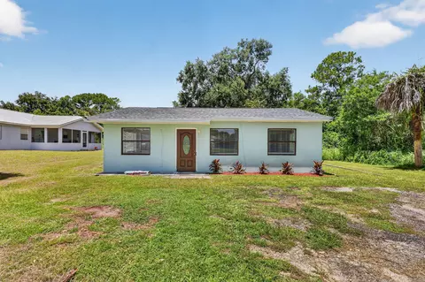 2205 N 44th St, Fort Pierce, FL 34946
