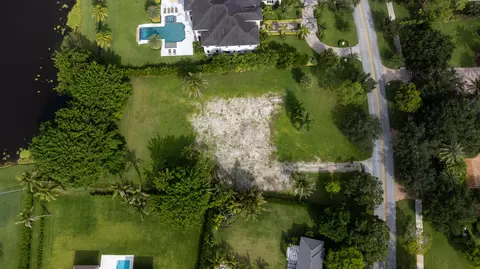 7807 Steeplechase Dr, Palm Beach Gardens, FL 33418