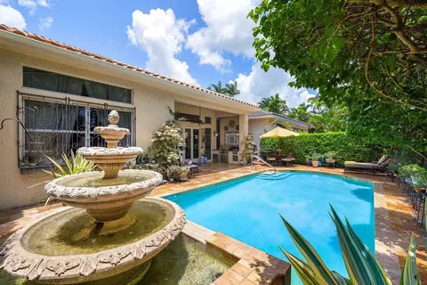 Exterior - 15968 Double Eagle Trl, Delray Beach, FL 33446 photo 6 of 9