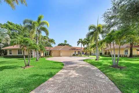 221 Thornton Dr, Palm Beach Gardens, FL 33418