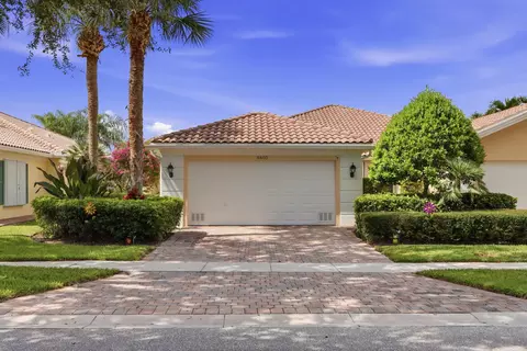 8450 Saint Johns Ct, Wellington, FL 33414