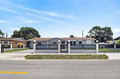 3110 NW 211th St, Miami Gardens, FL 33056