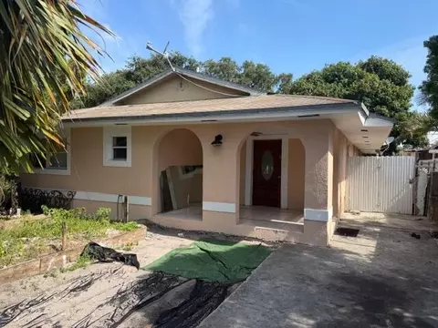 2975 NW 96th St, Miami, FL 33147
