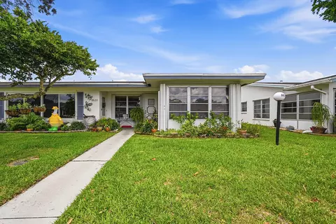 8621 NW 10th St, Plantation, FL 33322