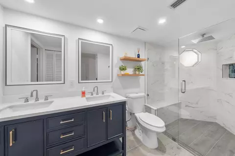 Bath - 169 Seabreeze Cir, Jupiter, FL 33477 photo 1 of 3