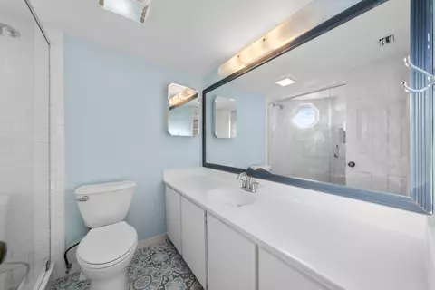 Bath - 169 Seabreeze Cir, Jupiter, FL 33477 photo 3 of 3