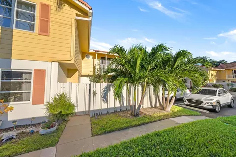 169 Seabreeze Cir, Jupiter, FL 33477
