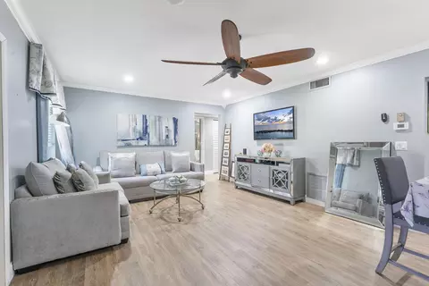 116 Lake Pine Cir #A-2, Greenacres, FL 33463