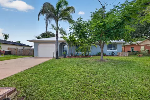 2231 SE Glover St, Port Saint Lucie, FL 34984
