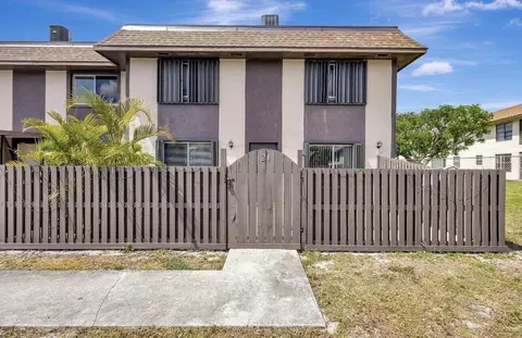 2110 Sherwood Forest Blvd #24, West Palm Beach, FL 33415