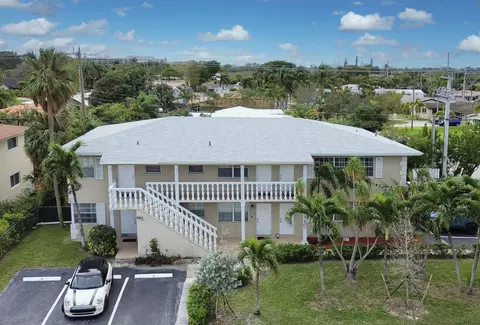 1820 NE 56th St # 1-6, Fort Lauderdale, FL 33308