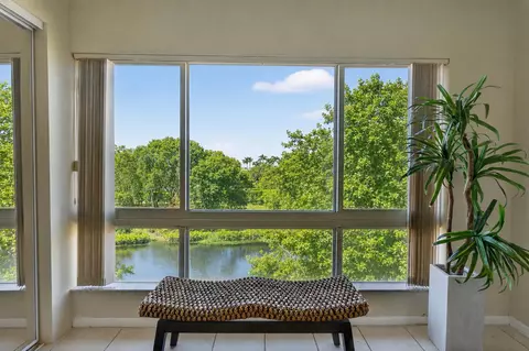 5906 Crystal Shores Dr #404, Boynton Beach, FL 33437