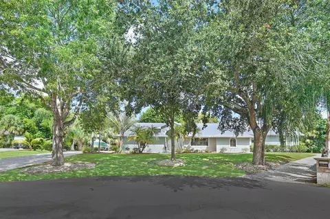 1225 SW Magnolia Bluff Dr, Palm City, FL 34990
