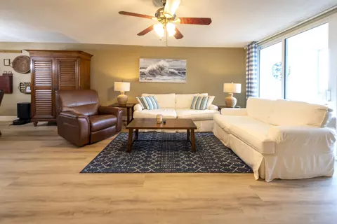 3090 N Course Dr #508, Pompano Beach, FL 33069