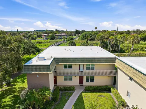 4 Vista Gardens Trl UNIT 207, Vero Beach, FL 32962