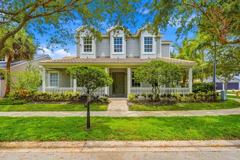 4762 Village Way, Davie, FL 33314