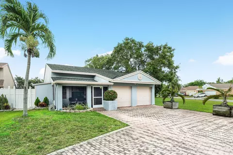 28 Paxford Ln, Boynton Beach, FL 33426