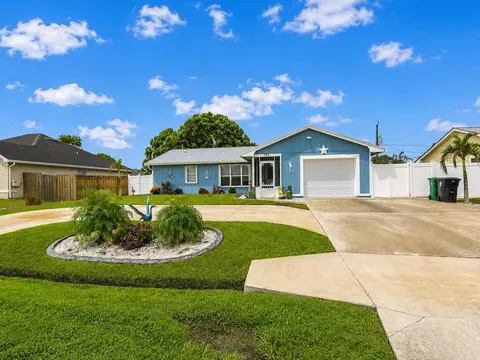 261 SE Wallace Ter, Port Saint Lucie, FL 34983