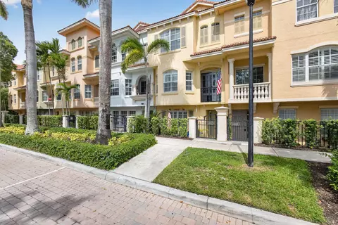 11812 Valencia Gardens Ave, Palm Beach Gardens, FL 33410