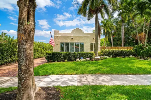 813 Avon Rd, West Palm Beach, FL 33401