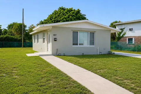 807 Handy Ave, West Palm Beach, FL 33401