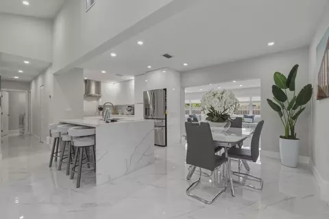 11120 NW 27th Pl, Sunrise, FL 33322