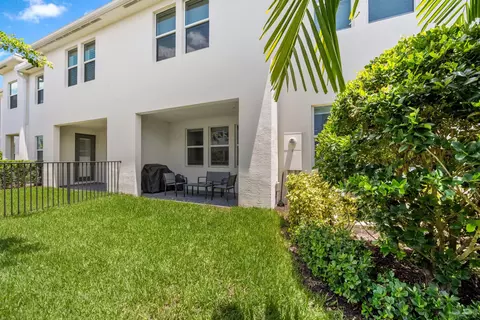 Exterior - 16412 Millenium Ct, The Acreage, FL 33470 photo 8 of 23