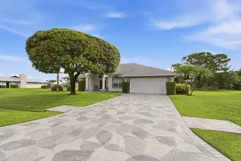2201 SE Bowie St, Port Saint Lucie, FL 34952