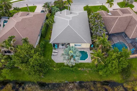 View/Area - 910 SW Lost River Shores Dr, Stuart, FL 34997 photo 4 of 9