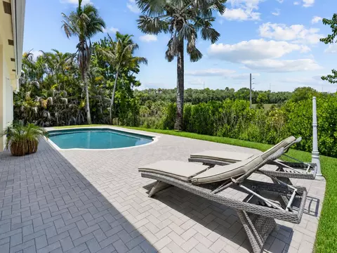 Exterior - 910 SW Lost River Shores Dr, Stuart, FL 34997 photo 3 of 8