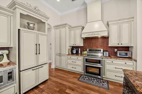 Kitchen - 910 SW Lost River Shores Dr, Stuart, FL 34997 photo 5 of 6