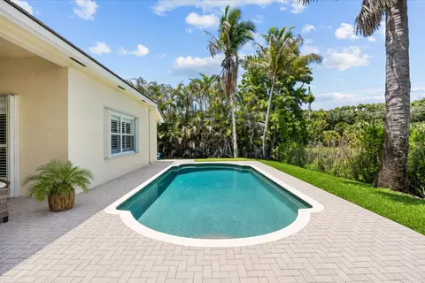 Exterior - 910 SW Lost River Shores Dr, Stuart, FL 34997 photo 4 of 8