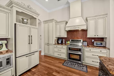 Kitchen - 910 SW Lost River Shores Dr, Stuart, FL 34997 photo 5 of 6