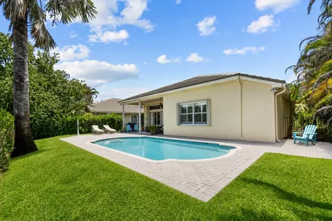 Exterior - 910 SW Lost River Shores Dr, Stuart, FL 34997 photo 7 of 8