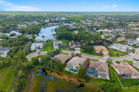 View/Area - 910 SW Lost River Shores Dr, Stuart, FL 34997 photo 6 of 9