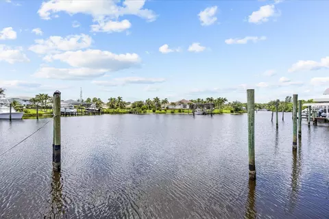 View/Area - 910 SW Lost River Shores Dr, Stuart, FL 34997 photo 8 of 9