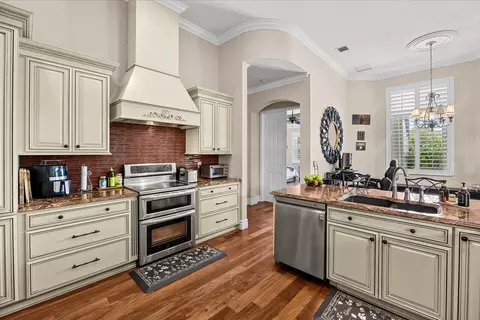 Kitchen - 910 SW Lost River Shores Dr, Stuart, FL 34997 photo 4 of 6