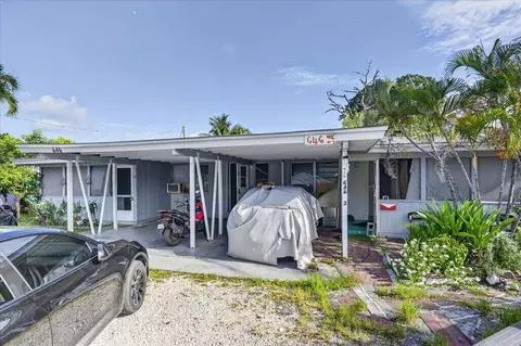 646 NE 38th St, Oakland Park, FL 33334