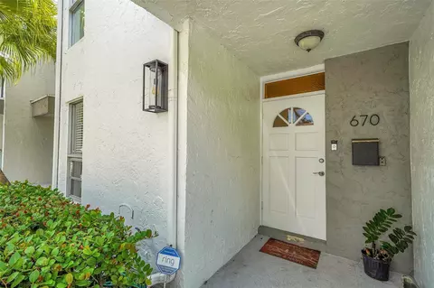 670 Kensington Pl, Wilton Manors, FL 33305
