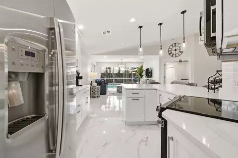 Kitchen - 198 Brier Cir, Jupiter, FL 33458 photo 5 of 6