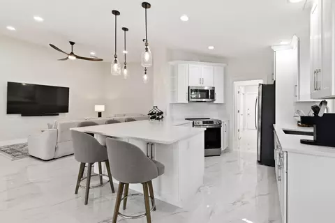 Kitchen - 198 Brier Cir, Jupiter, FL 33458 photo 3 of 6