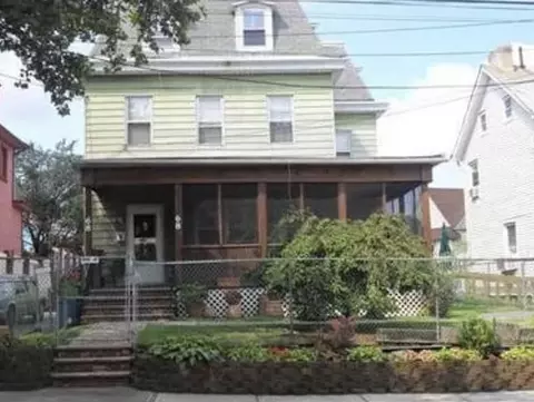 68 Taylor St, Staten Island, NY 10310