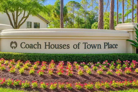 5751 Coach House Cir #E, Boca Raton, FL 33486