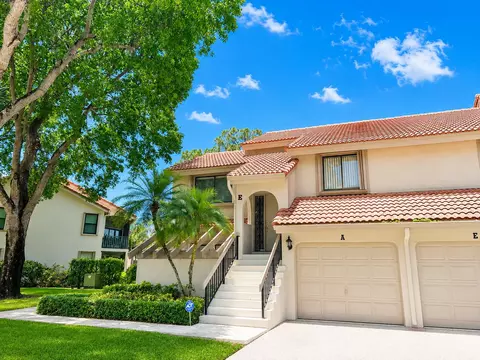 5751 Coach House Cir #E, Boca Raton, FL 33486
