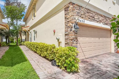 Exterior - 9456 SW Merlin Ct, Stuart, FL 34997 photo 3 of 4